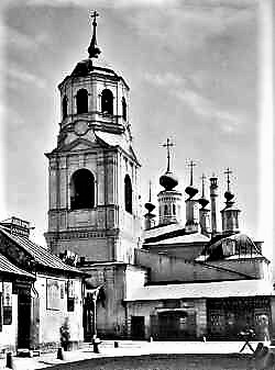 Temple of the Transfiguration in Pushkari 1.jpg