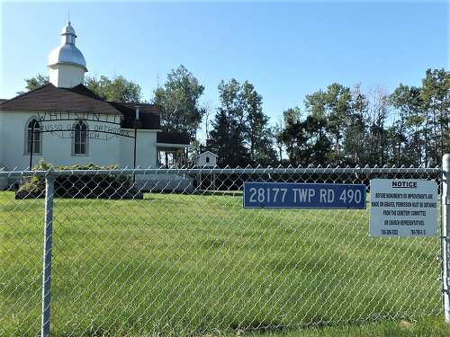 Holy Trinity Temple Whitsuntide from the road. 2.png