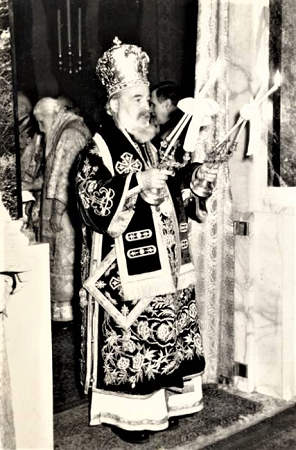 Patriarch Kryil in Saint Alexander cathedral 2.png