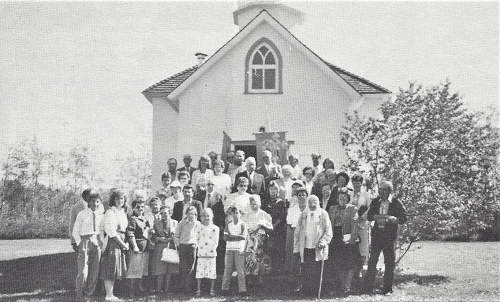 Thorsby Holy Trinity with parishioners 2.png