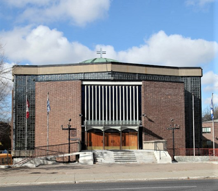 Saint George Greek Orthodox Montreal 2.png