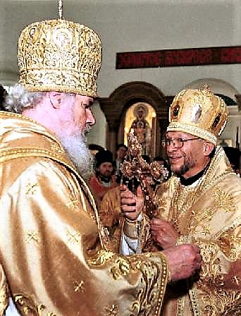 Metropolitan Theodosius with Patriarch Alexei II 1999 1.jpg
