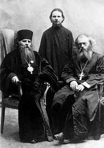 Bishop Innocent (Pustynsky) and Valentin Voino-Yasenecky.jpg