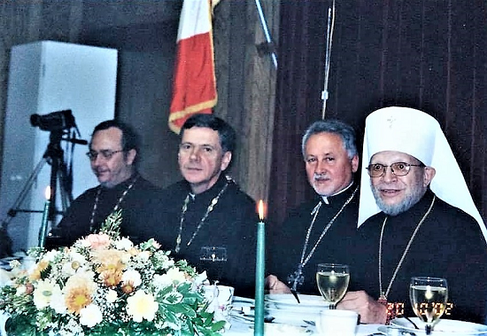Metropolitan Theodosius et al Montreal 2002.png 2.png