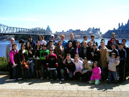 20060414 01 Orthodox Youth retreat group by Ottawa River 2.JPG