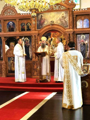 PatriarchPorfirijePreachingMontreal25 2.jpg
