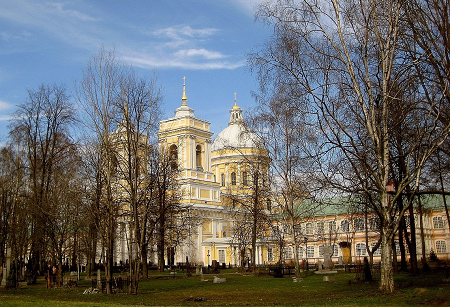 Holy Trinity Cathedral, Alexander Nevsky Lavra 2.png