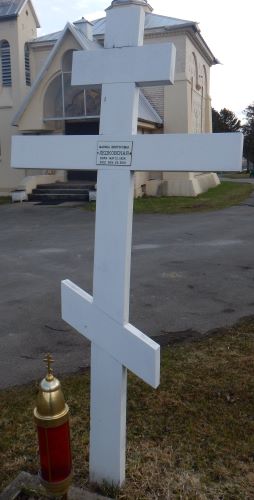 Marina-V-Ledkovsky-grave-marker-2.jpg