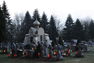 Saint Tikhon Monastery Cemetery in autumn CBCS.png