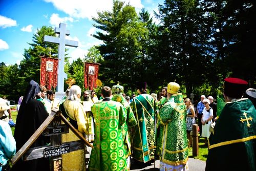 RawdonAnniversaryPrayerAtCross 2.jpg