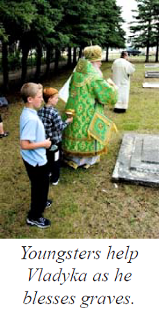 File:Grave blessings St Walburg 2008 2.png