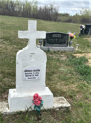 Grave at Mailn 2022 2.png