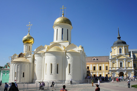 File:Holy Trinity Sobor, Holy Trinity-Saint Sergius Lavra 1.png