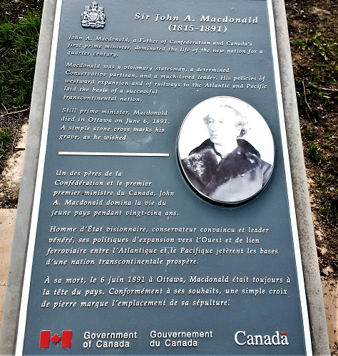 Sir John A Macdonald plaque 1.png