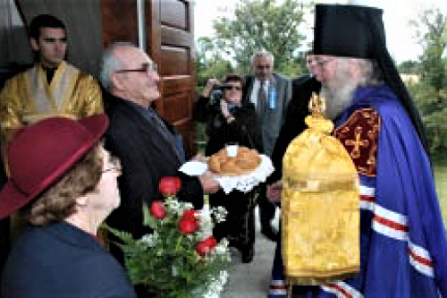 Greeting with bread and salt 2.png