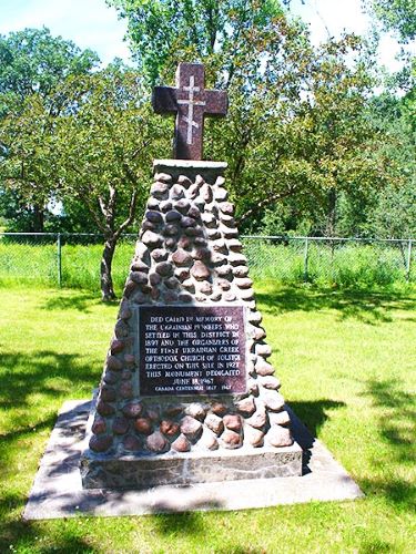 TolstoiukrainianorthodoxPioneerMonument 2.jpg