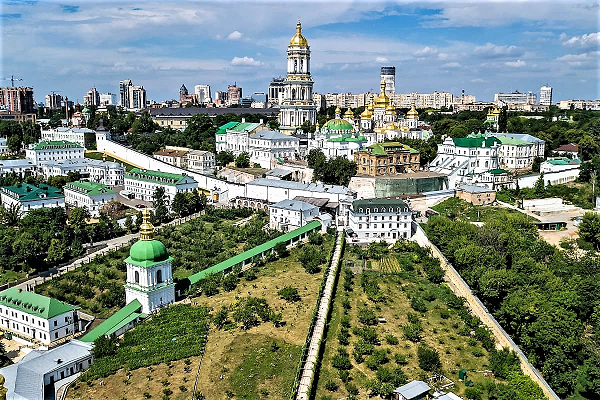 Kiev-pechersk-lavra 2.png