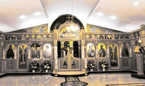ArchangelsGOCHurchMontrealIconostas 2.jpg
