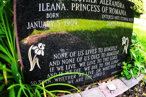 Grave-markerAbbessAlexandra 2.jpg