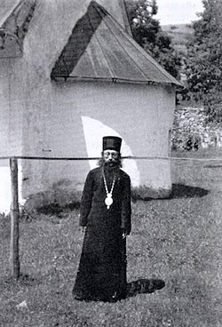 Bishop Varnava at GomionitsaB.jpg