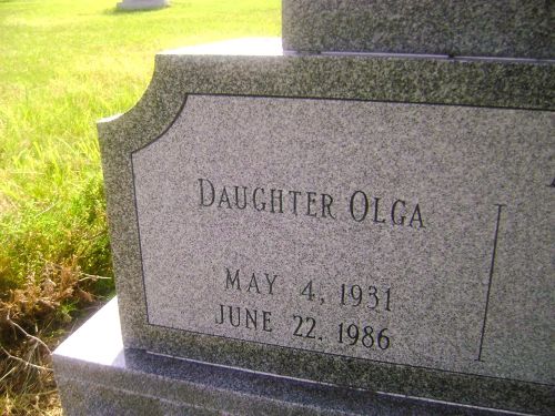 Grave-marker Olga Antoniuk 2.jpg