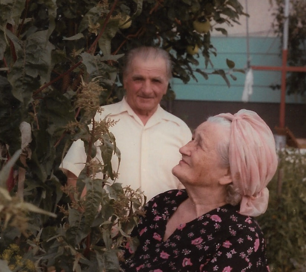 Pavlo and Evdokia Shalashny, ca 1985 2.png