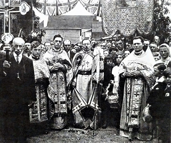 Archbishop Ivan (Theodorovych) Winnipeg, 1924 2.png