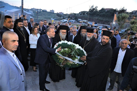 Laying the wreath 2.png