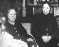 Matrona and Zinaida Zhdanova.jpg