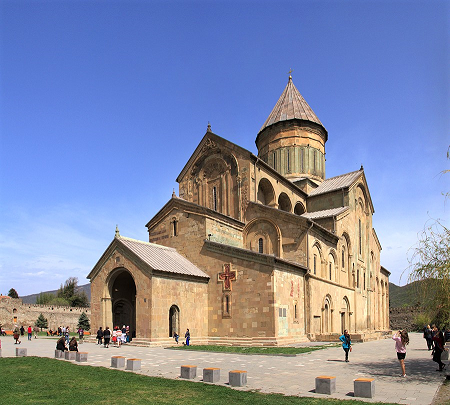 Svetitskhoveli Cathedral in Georgia 2.png