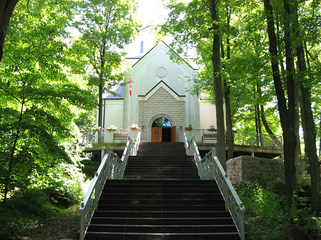 Holy Transfiguration Serbian Orthodox Monastery in Milton, Ontario 1.png