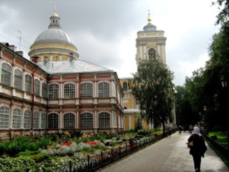 2009 Alexander Nevsky Lavra 1b.JPG