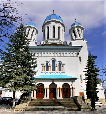 Saint Nicholas Sobor Chernivtsi 2.png