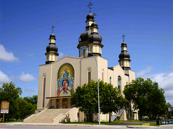 Holytrinitycathedral 2.png