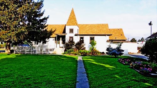 OldSaintGeorgeAnglicanKamloops 2.jpg