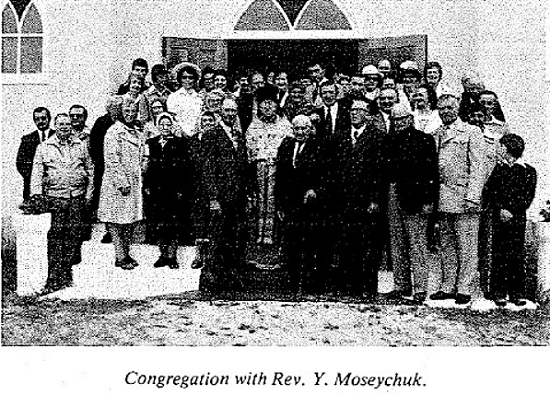 File:Sandy Lake parishioners with Father Moseychuk 1.png