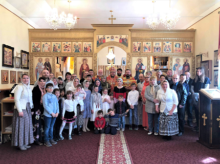 Bisihop Matthew and congregation 2019 2.png