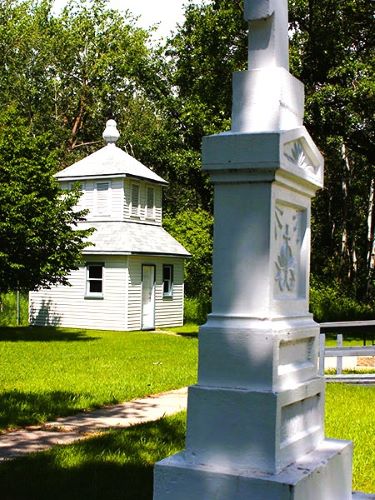TolstoiukrainianorthodoxBell-House,MemorialCrsoo 2.jpg
